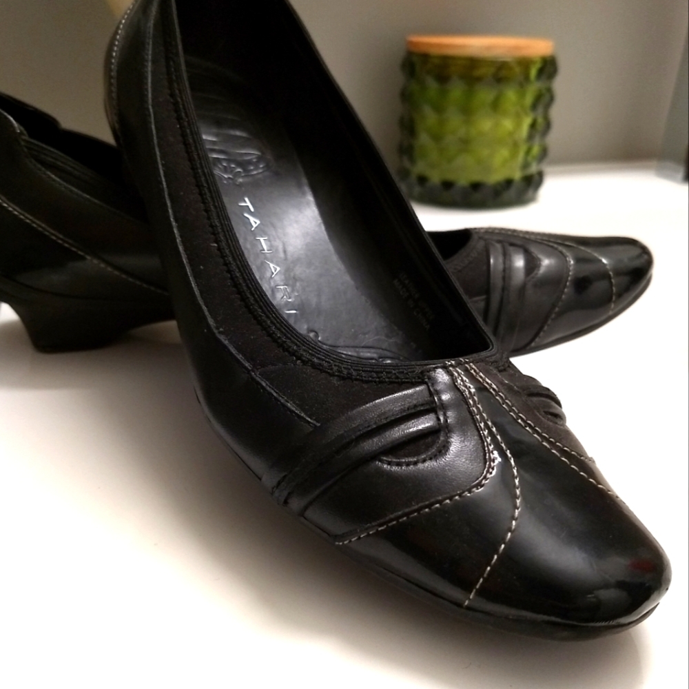 Tahari Salo Black Leather Flats 5.5M